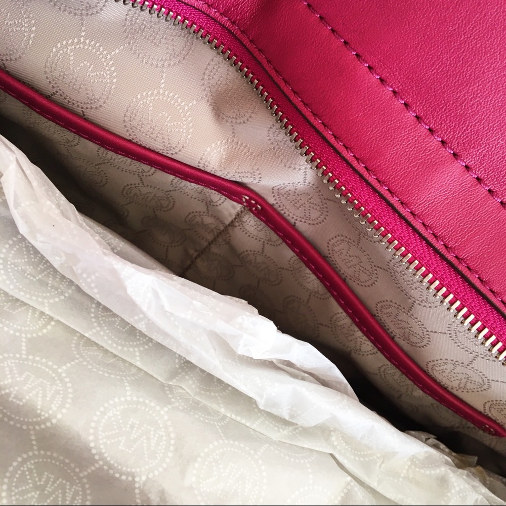 MICHAEL KORS Selma Zip Quilt Satchel Deep Pink - Picture 9 of 14